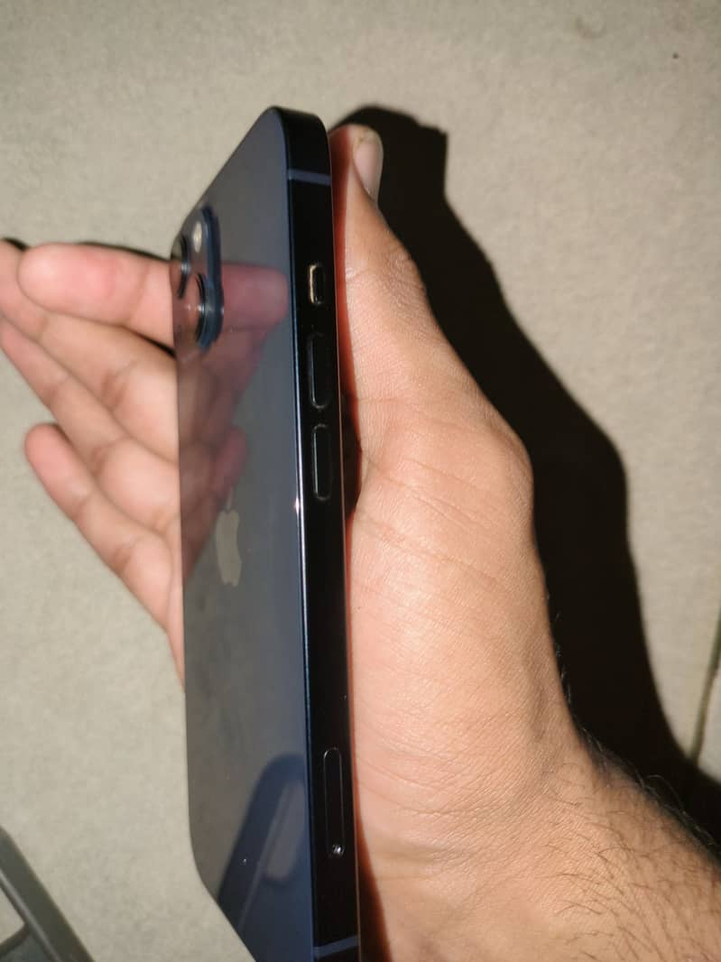 Apple iPhone 13 1
