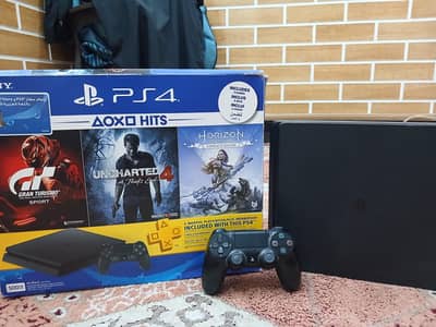 Ps4 Slim With Box and Original Manuale Controller in Good Condition
