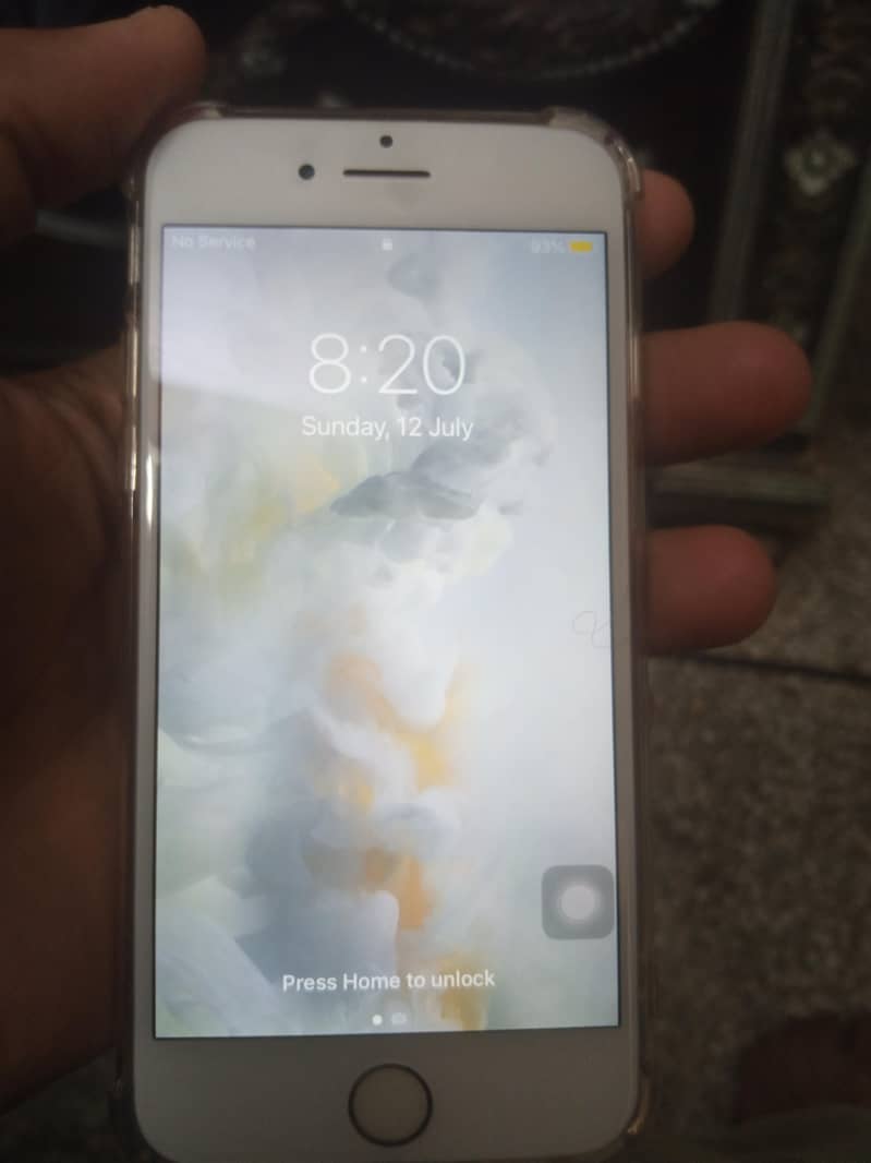 Apple iPhone 7 0