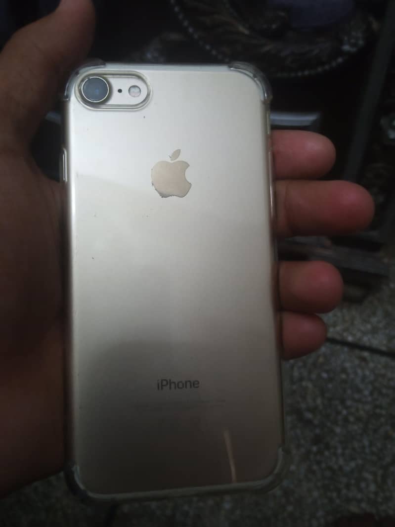 Apple iPhone 7 3