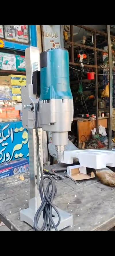 Core cutting machine