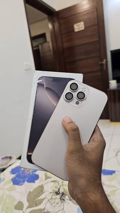 Apple iPhone 16 Pro Max