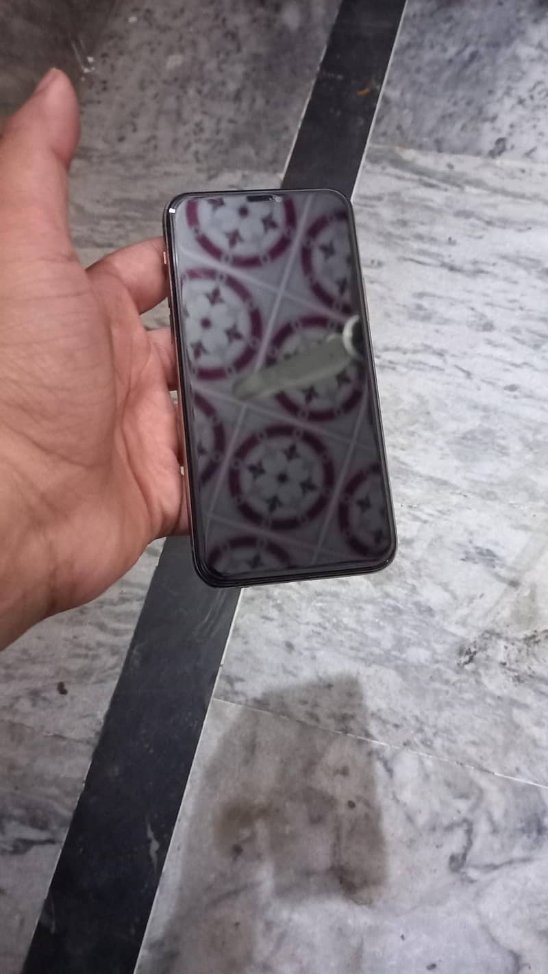 iphone 11 pro 2
