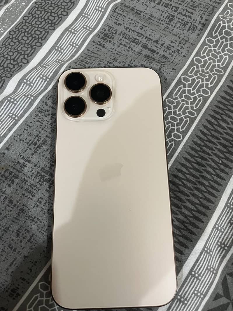 Apple iPhone 16 Pro Max 6