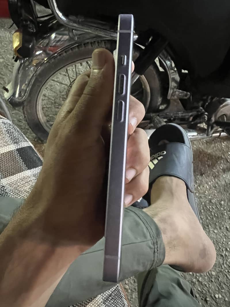 Apple iPhone 14 2
