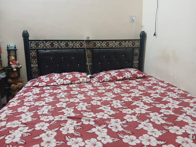 iron bed 4
