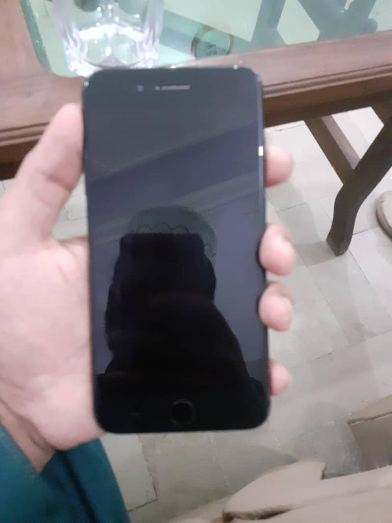 Apple iPhone 7 Plus 2