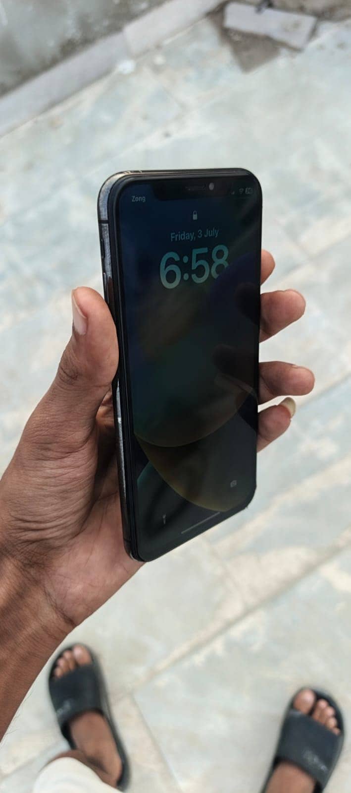 Apple iPhone X 4