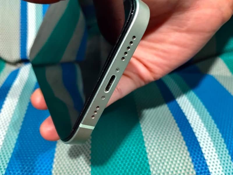 Apple iPhone 12 1