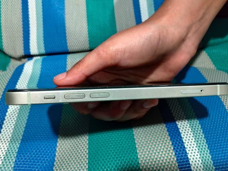 Apple iPhone 12 3