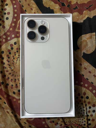 Apple iPhone 16 Pro Max