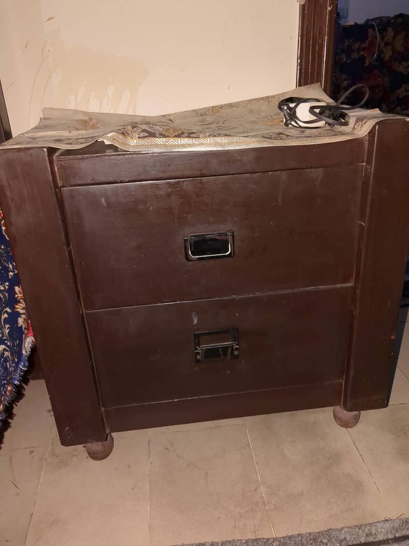 bed +mattress+Dressingtable +safe 1