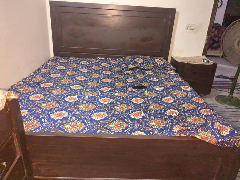 bed +mattress+Dressingtable +safe 3