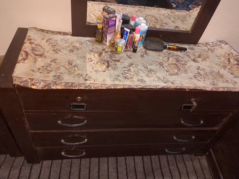 bed +mattress+Dressingtable +safe 4