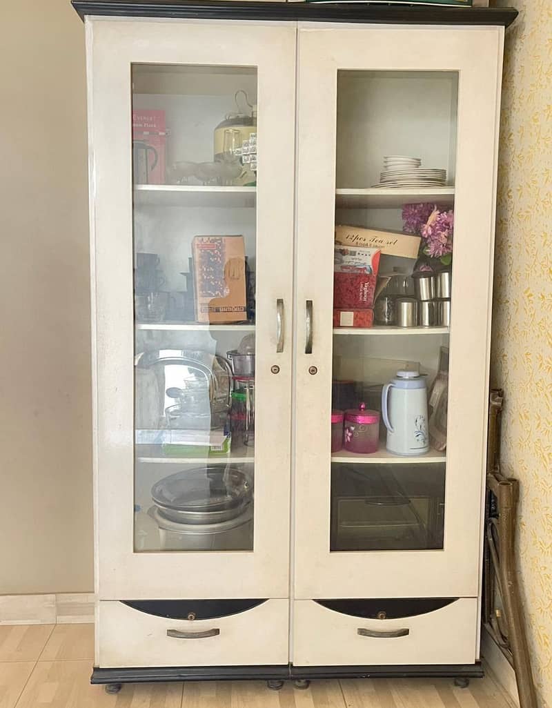 wardrobe & divider 4