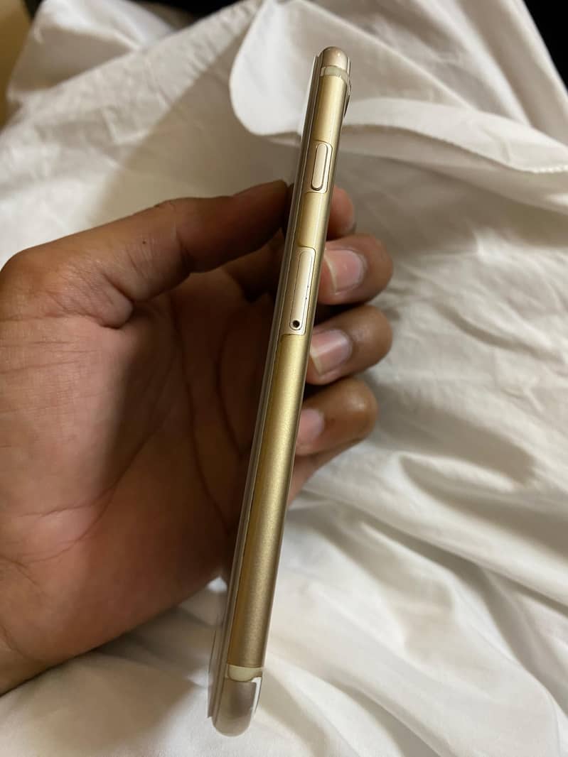 Apple iPhone 7 3