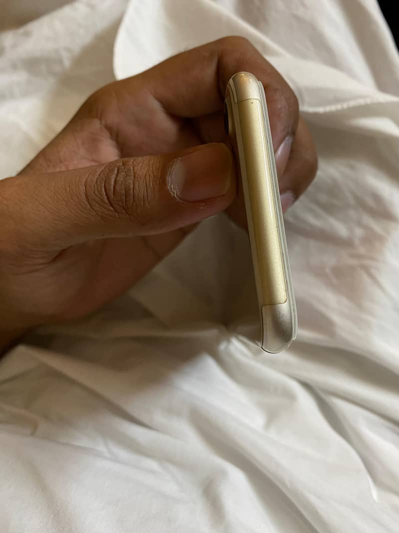 Apple iPhone 7 4