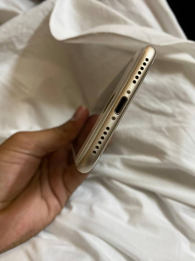 Apple iPhone 7 5