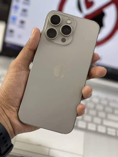 iPhone 15 Pro Max Factory Unlocked