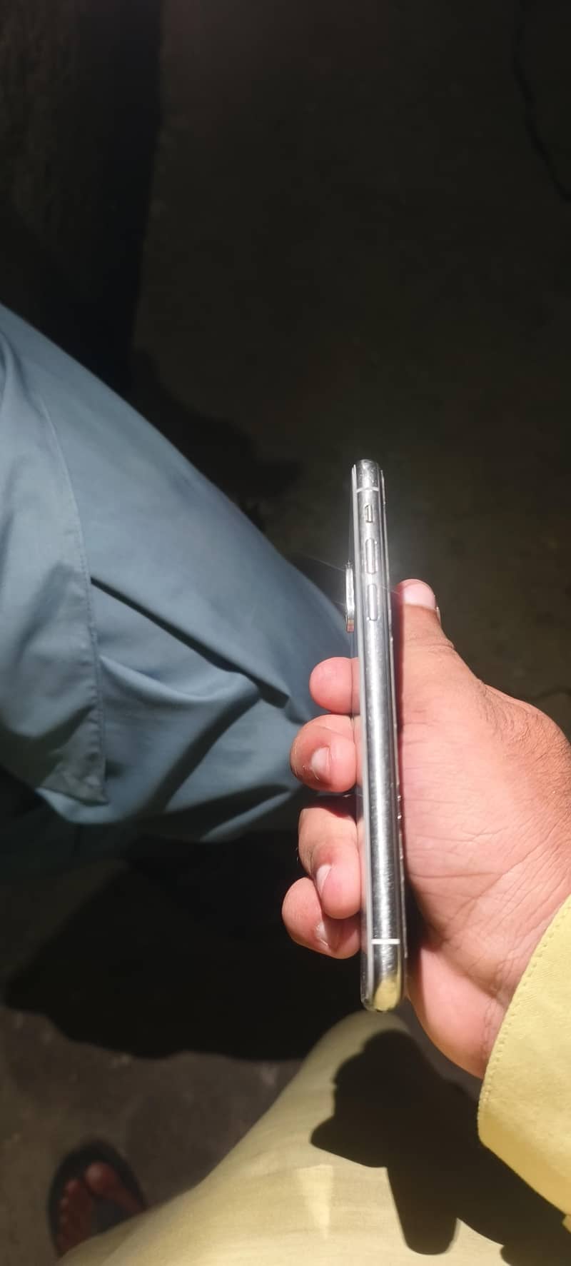 Apple iPhone X 4