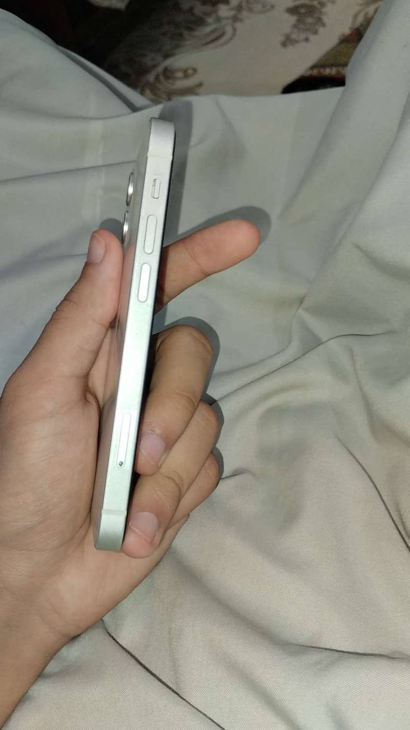 Apple iPhone 12 mini 1