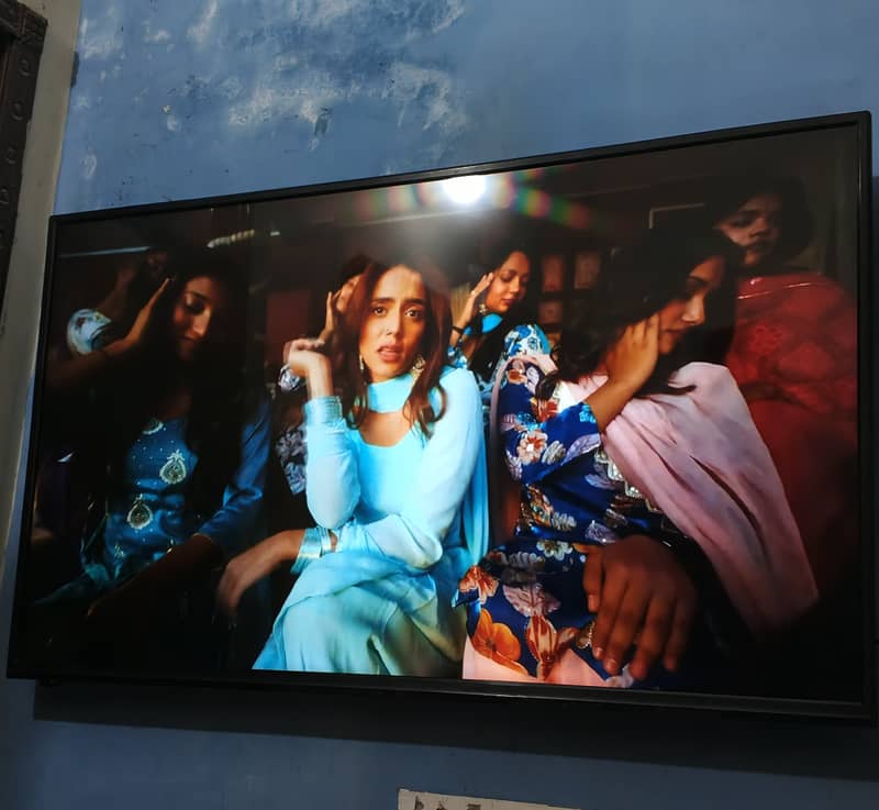 55" Android LED 2