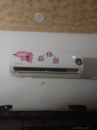 dawlnce ac new condtion for sell DC inverter 1 ton with remot