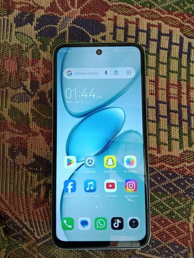 Tecno Spark Go 1 4GB/64GB | Box & Original Charger | 9/10