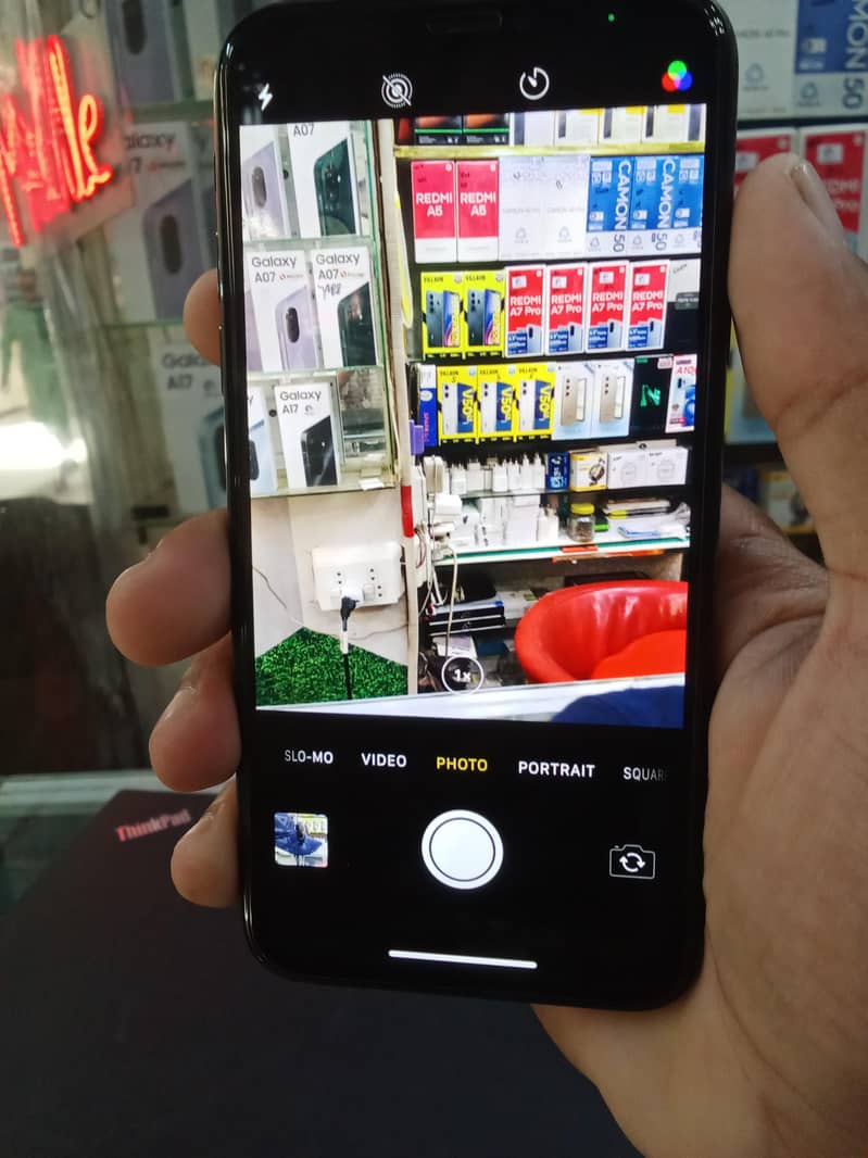 Apple iPhone X 3