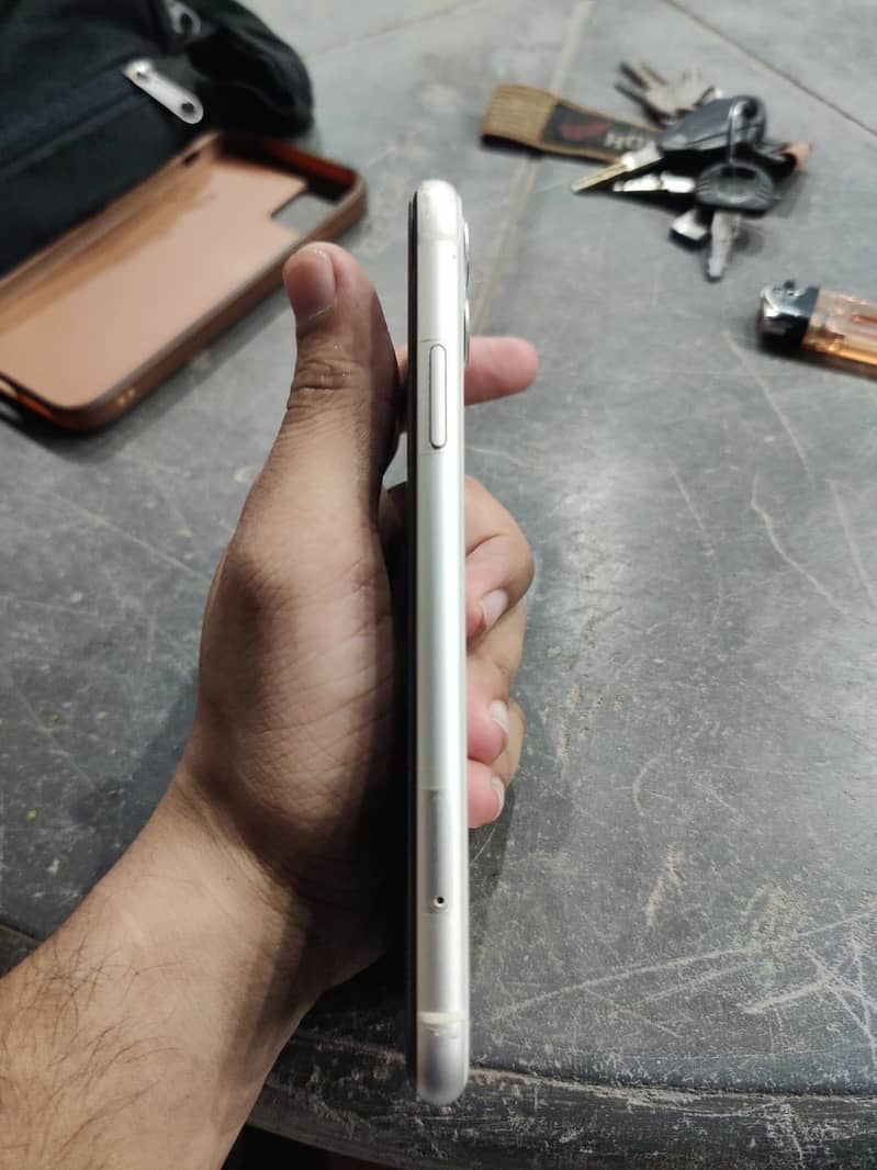 Apple iPhone 11 5