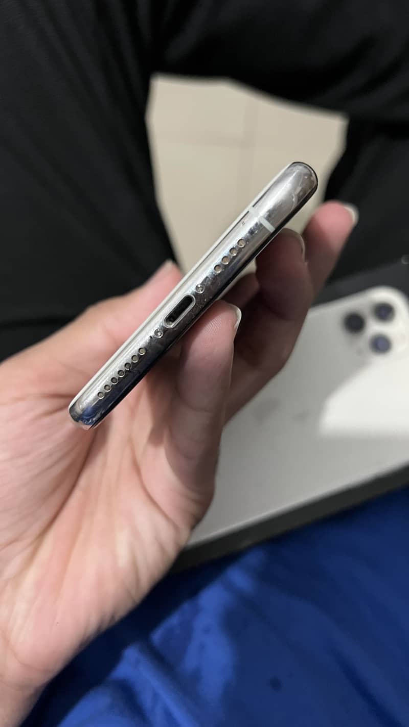Iphone 11 pro max 2