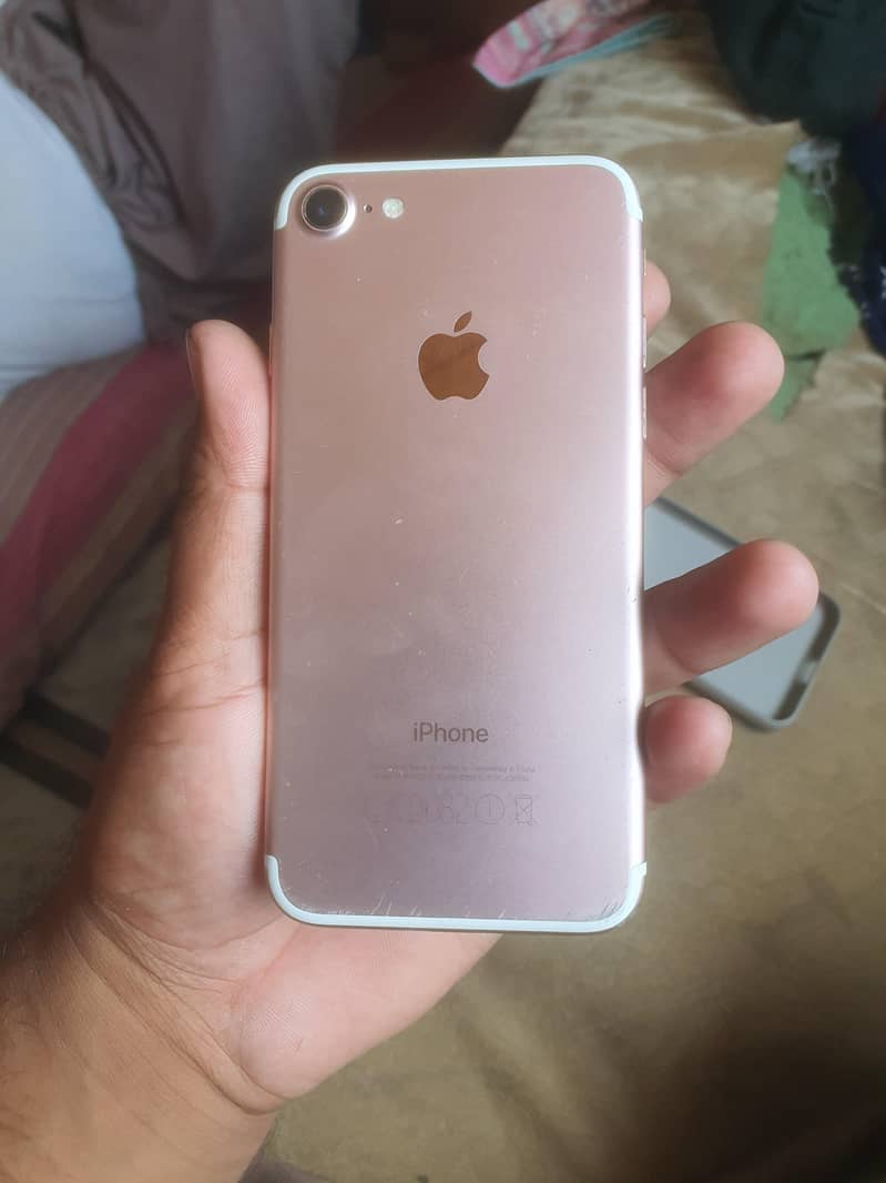 Apple iPhone 7 1