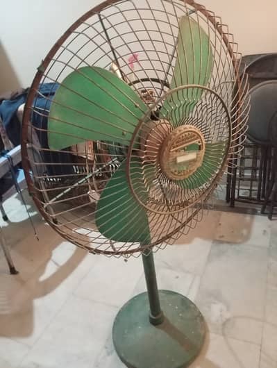 Pedestal fan for sale