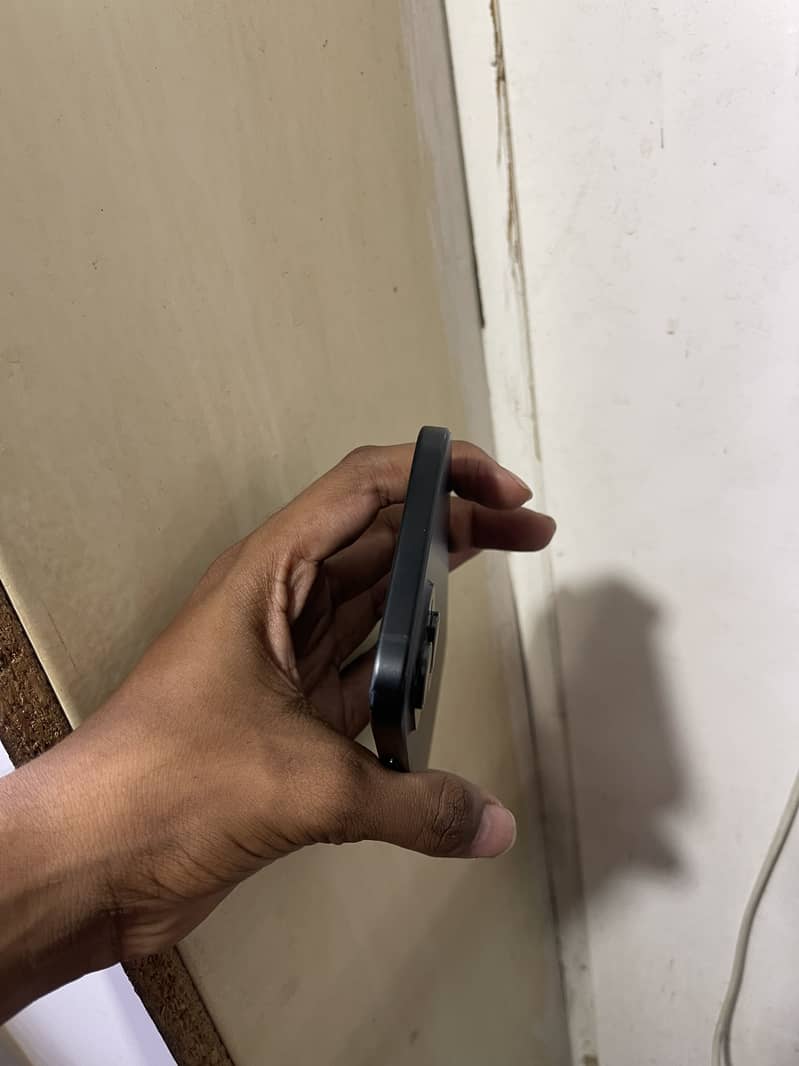 Apple iPhone 15 plus 3