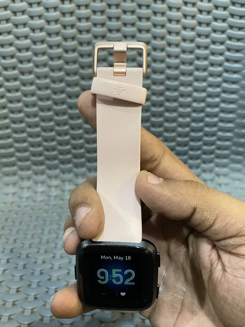 Fitbit versa 2 & versa 1 1