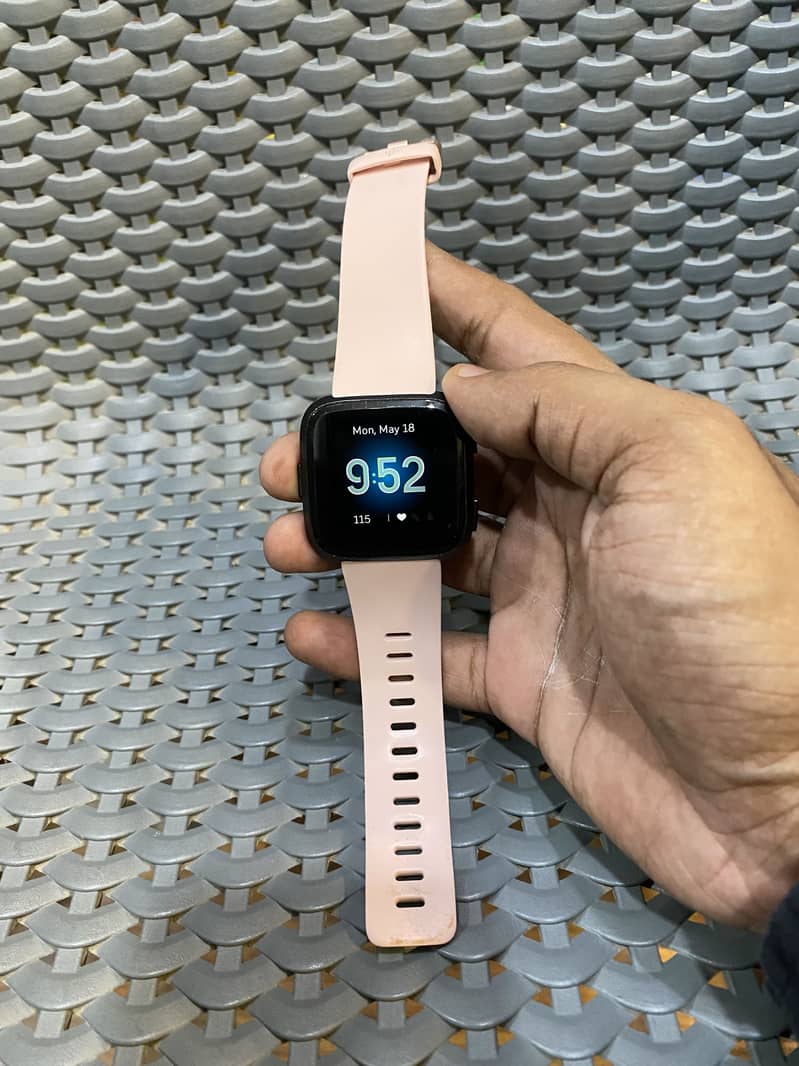Fitbit versa 2 & versa 1 2