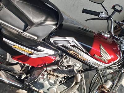 Honda 125 spare parks (tank+ side covers)