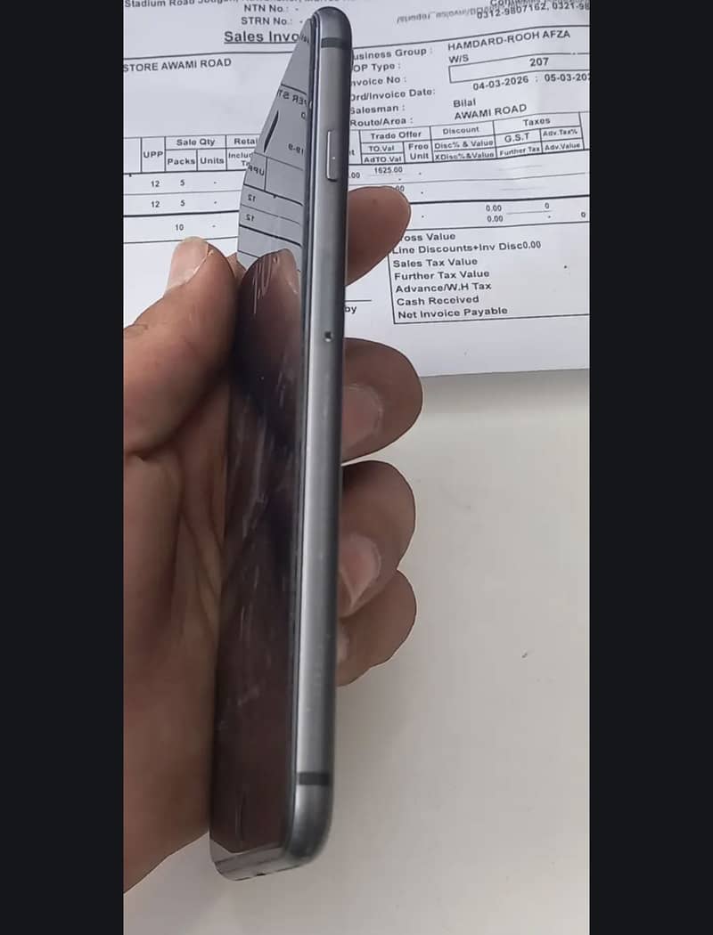 Apple iPhone 8 Plus 4