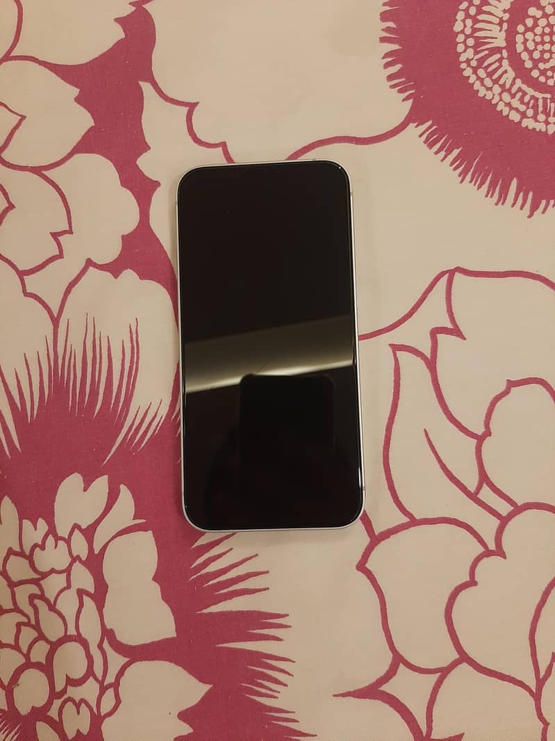 Apple iPhone 16e 6