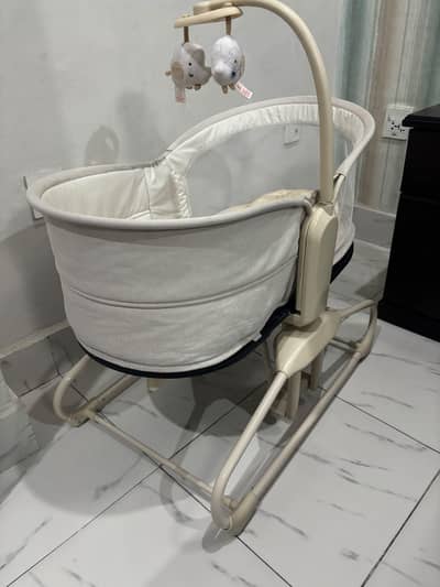 4 in 1 bassinet and electric swing