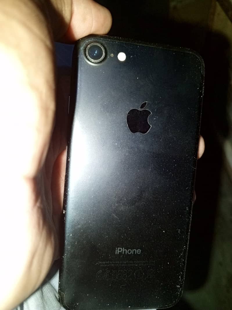 Apple iPhone 7 2