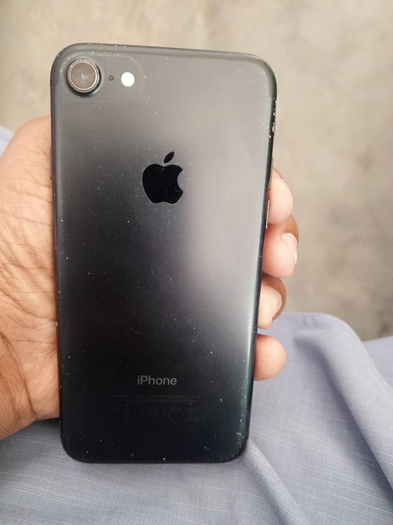 Apple iPhone 7 3