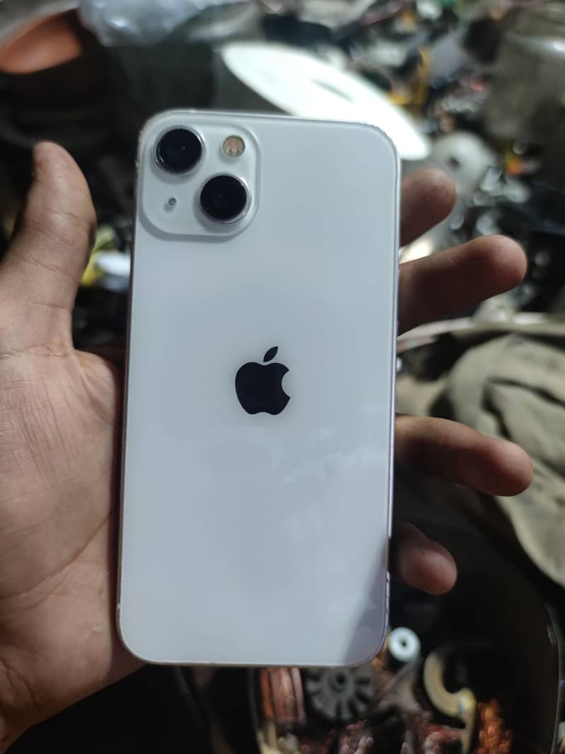 Apple iPhone 13 3