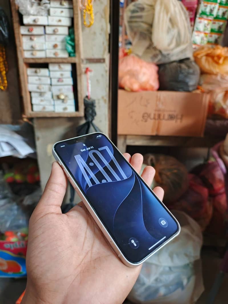 Apple iPhone 12 3