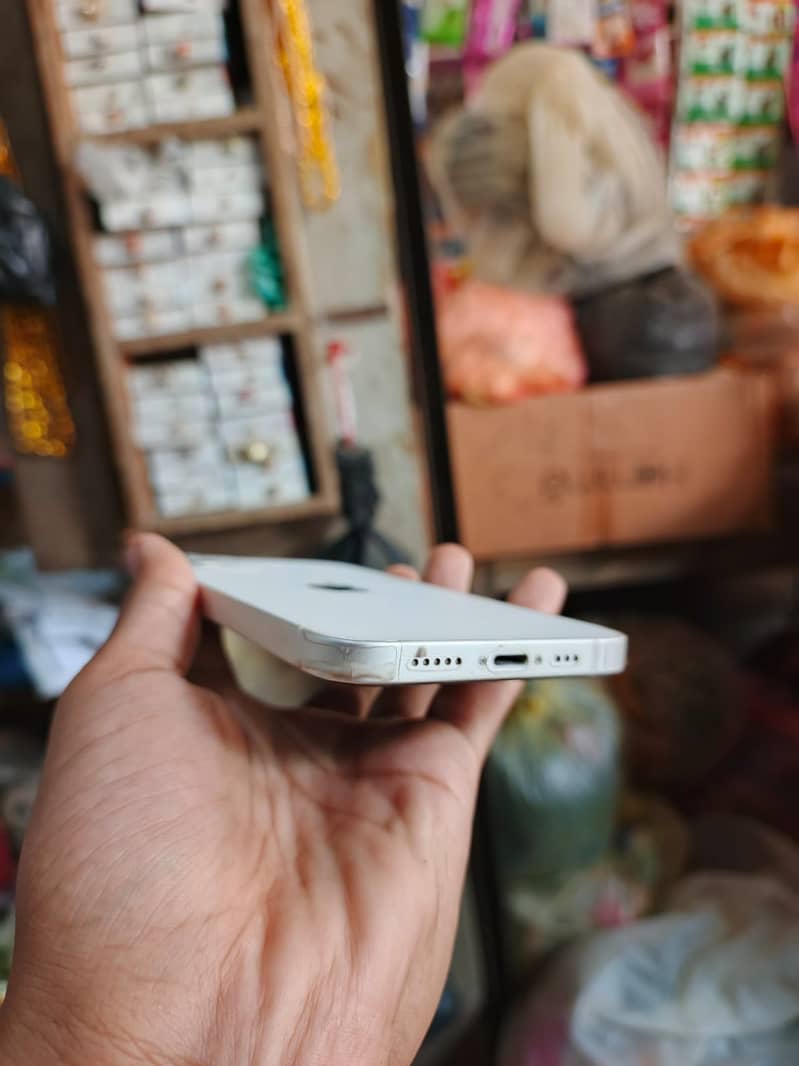Apple iPhone 12 5