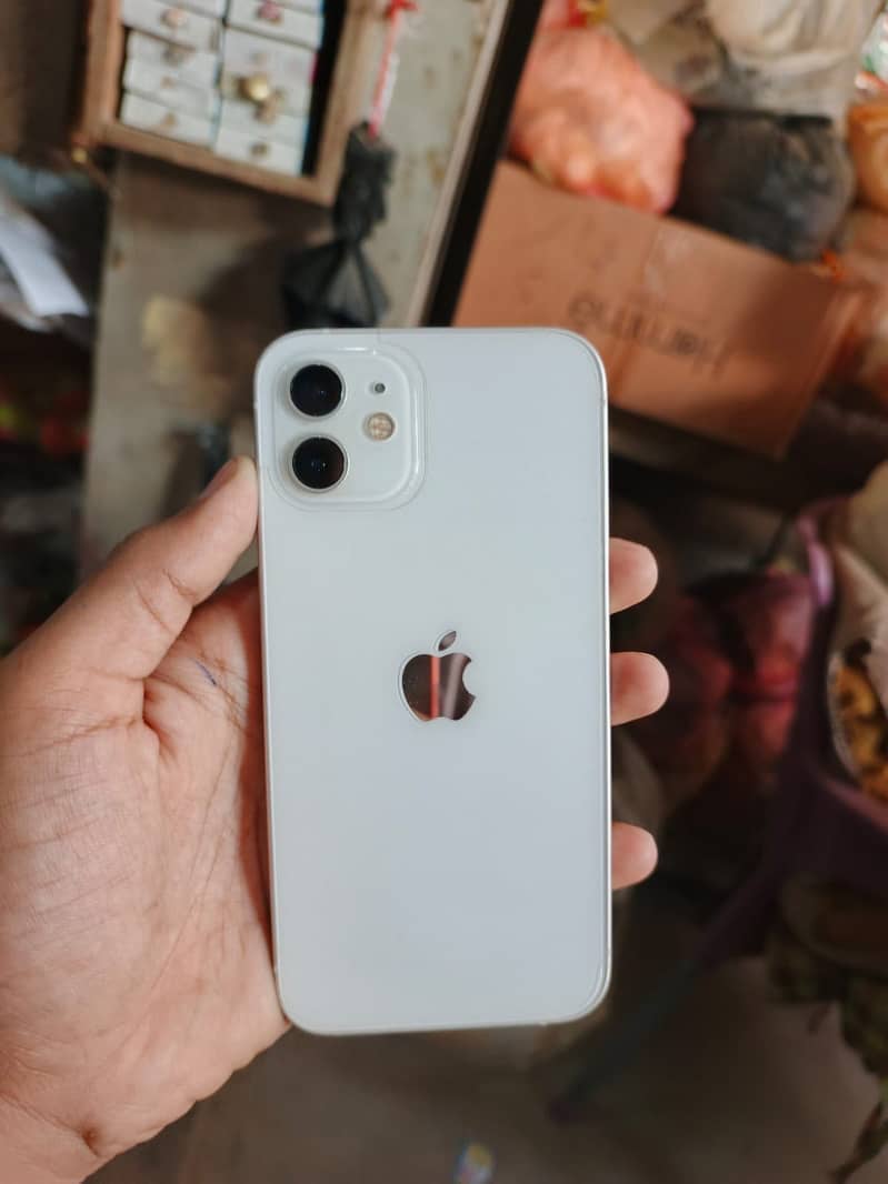 Apple iPhone 12 6