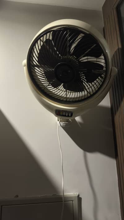 Royal fan louver bracket fan all original no repair perfect for office
