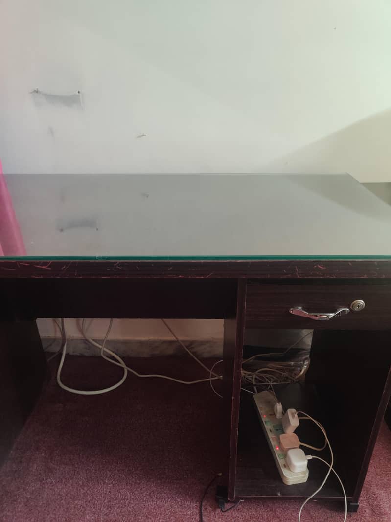 Study table/ Computer table with Glass 0