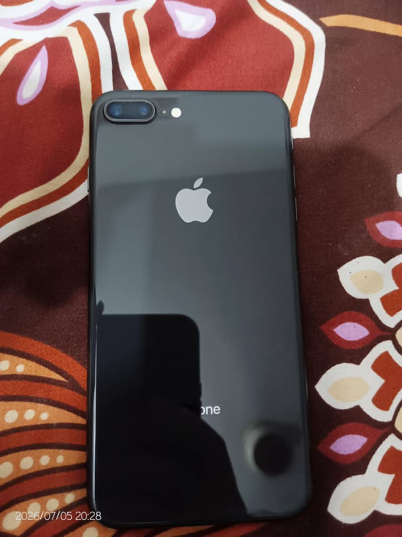 Apple iPhone 8 Plus 1