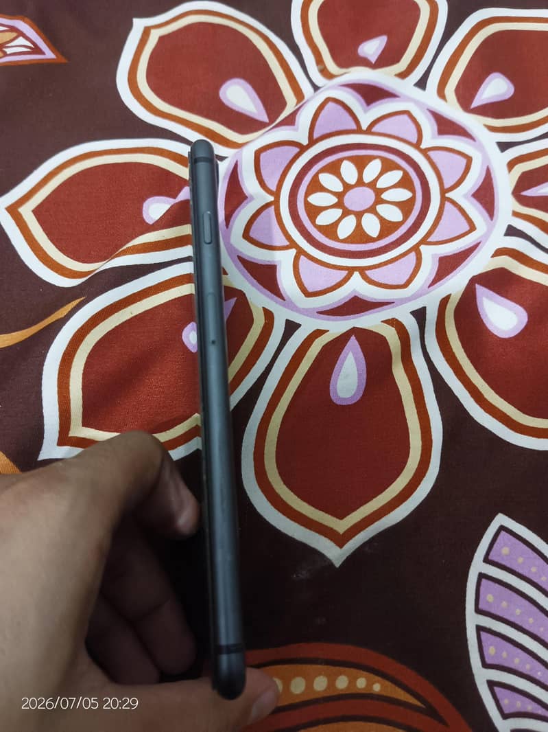 Apple iPhone 8 Plus 6